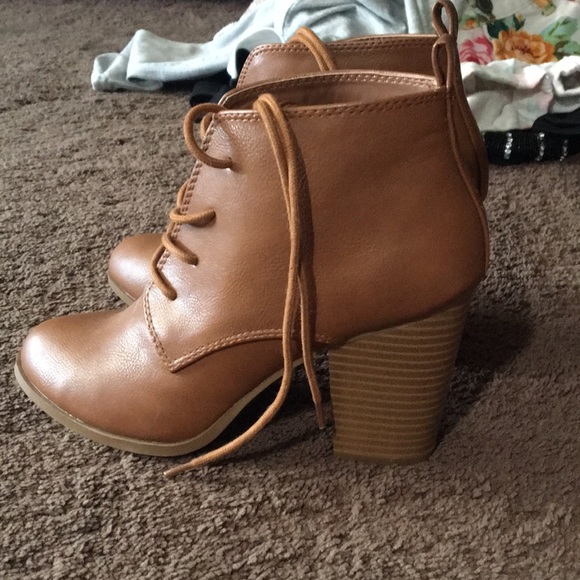 Shoes - Picture 2 of 3